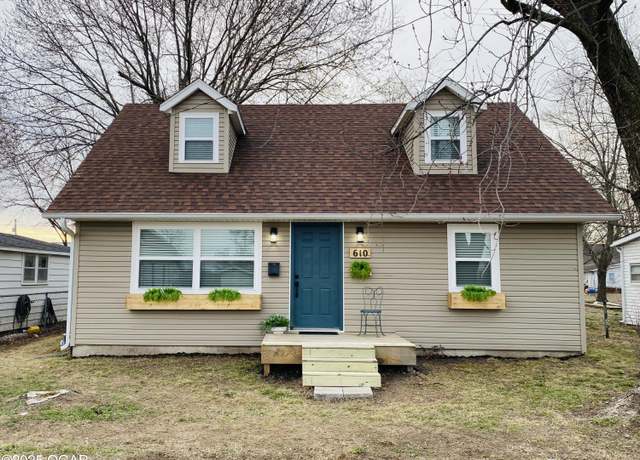 Property at 610 N Elliott St, Webb City, MO 64870, 3 beds, 1 bath