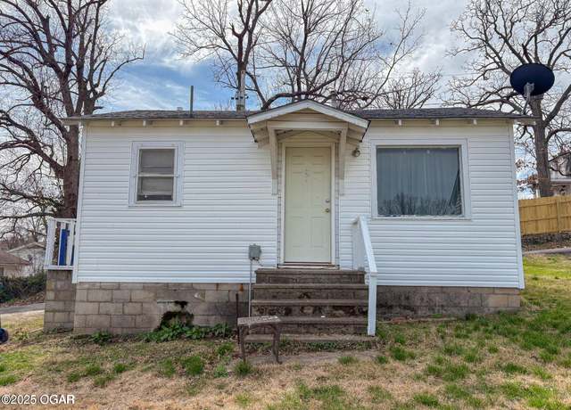 Property at 317 W Brook St, Neosho, MO 64850, 1 bed, 1 bath