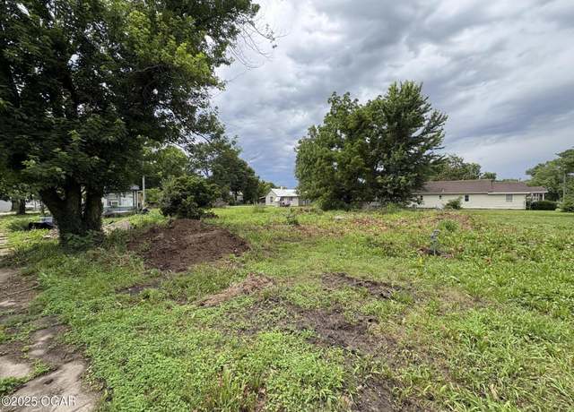 Property at 906 & 908 Madison St, Golden City, MO 64748