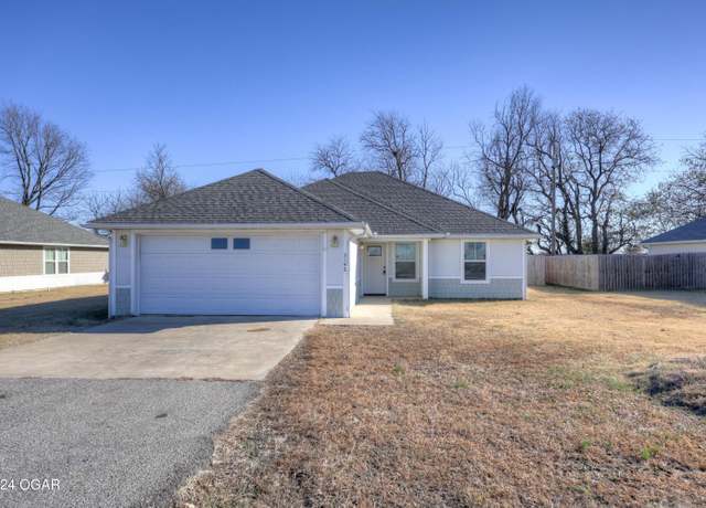 Property at 3142 CC Ave, Baxter Springs, KS 66713, 3 beds, 2 baths