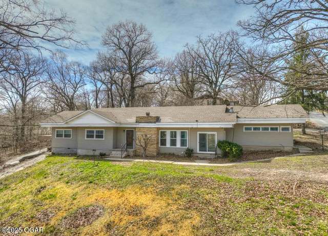 Property at 710 Chippewa St, Seneca, MO 64865, 3 beds, 2.5 baths