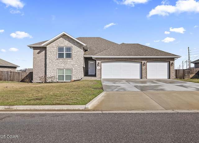 Property at 6092 S Iris Ln, Battlefield, MO 65619, 4 beds, 3.5 baths