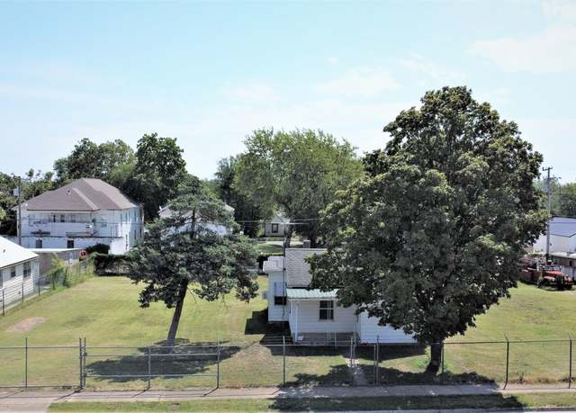 Property at 813 Virginia Ave, Joplin, MO 64801