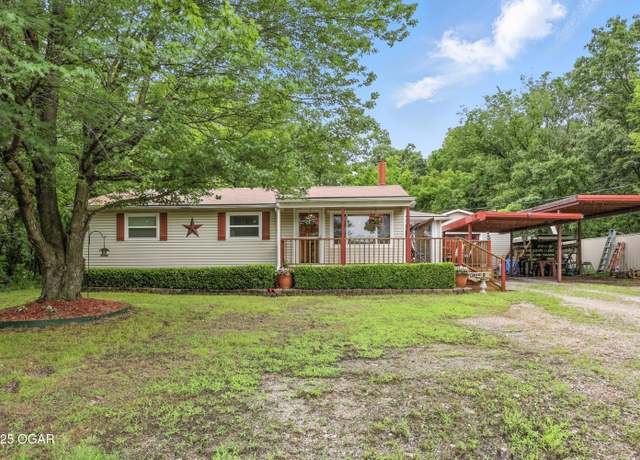 Property at 2015 W Zora St St, Joplin, MO 64801, 3 beds, 2 baths