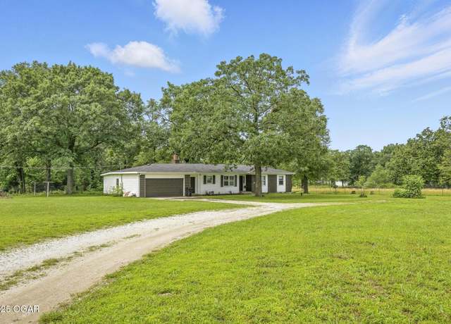 Property at 7504 Gum Rd, Carthage, MO 64836, 3 beds, 2 baths