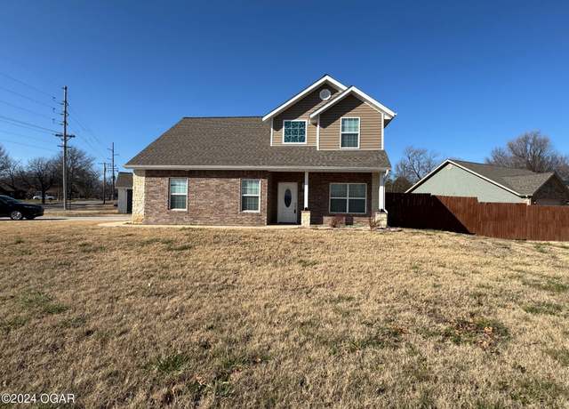 Property at 3001 W 26th St, Joplin, MO 64804, 4 beds, 2.5 baths
