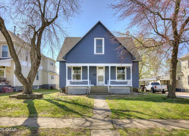 Property at 810 W 2nd St, Webb City, MO 64870, 4 beds, 2 baths