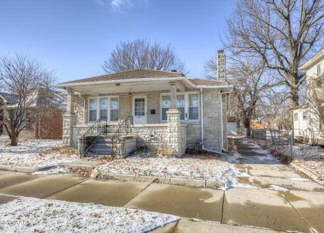 Property at 2018 S Joplin Ave, Joplin, MO 64804, 2 beds, 1 bath