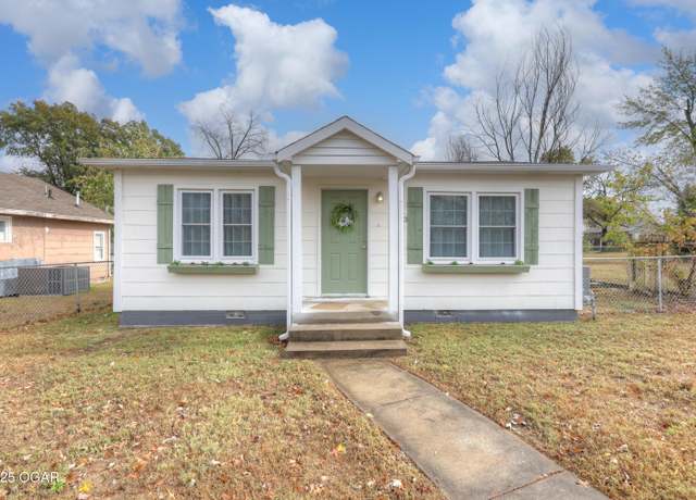 Property at 1713 Indiana Ave, Joplin, MO 64804, 2 beds, 1 bath
