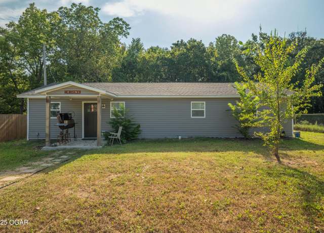 Property at 8687 Newt Dr, Neosho, MO 64850, 3 beds, 2 baths