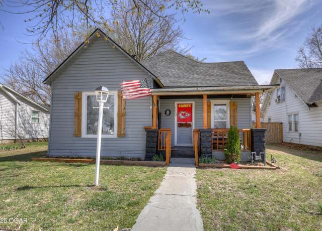 Property at 113 S Oronogo St, Webb City, MO 64870, 3 beds, 1 bath