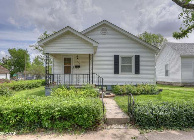 Property at 623 N Pennsylvania St, Webb City, MO 64870, 2 beds, 1 bath