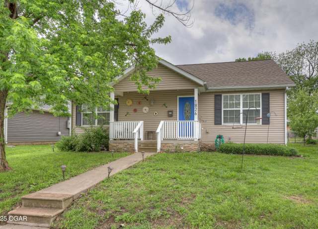 Property at 1826 Missouri Ave, Joplin, MO 64804, 3 beds, 2 baths