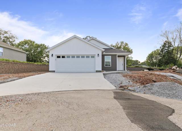 Property at 1335 Sunrise Ct, Carthage, MO 64836, 4 beds, 2 baths