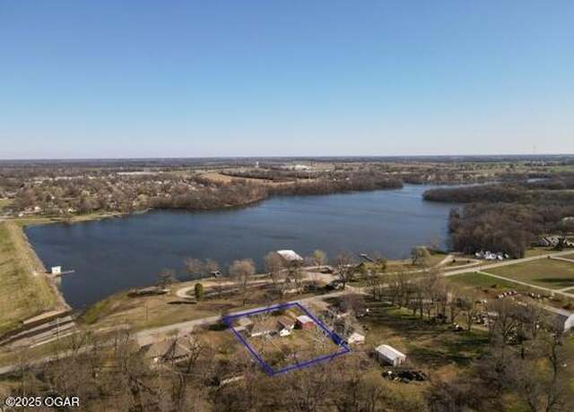 Property at 209 SE 15th Rd, Lamar, MO 64759, 3 beds, 2 baths