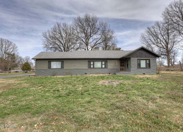 Property at 1616 S River St, Carthage, MO 64836, 4 beds, 1.5 baths