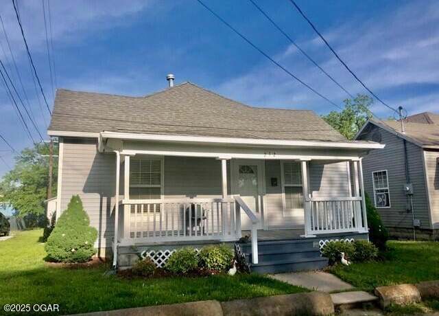 Property at 212 N Jefferson St, Webb City, MO 64870, 2 beds, 1 bath