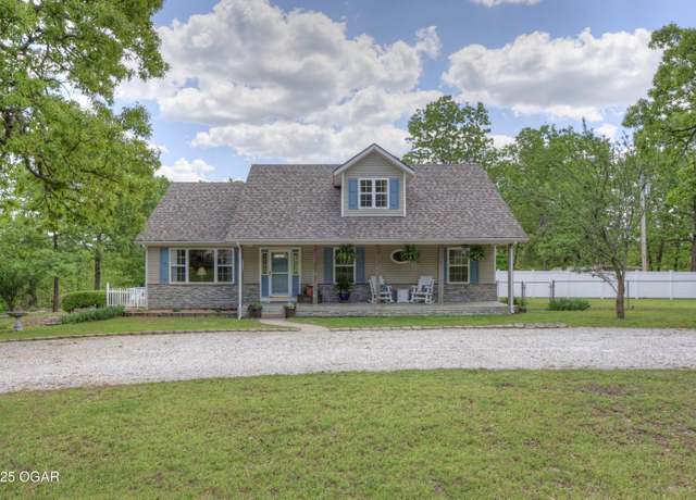 Property at 4537 Dolphin Dr, Joplin, MO 64804, 3 beds, 3 baths