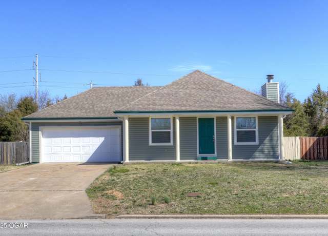 Property at 2645 E 26th St, Joplin, MO 64804, 3 beds, 2 baths