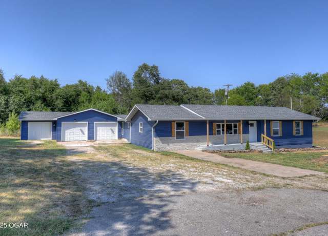 Property at 413 E Monroe Dr, Pierce City, MO 65723, 4 beds, 2.5 baths