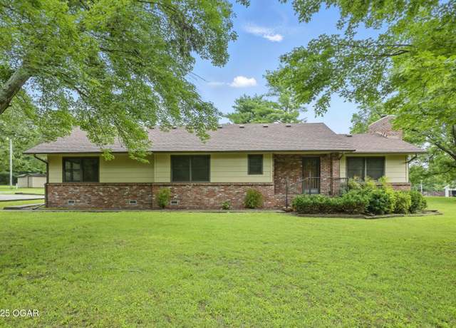 Property at 5694 Spurgeon Rd, Joplin, MO 64804, 2 beds, 2 baths