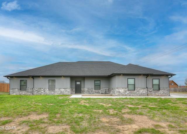 Property at 1430 E 24th St, Joplin, MO 64804, 4 beds, 2 baths