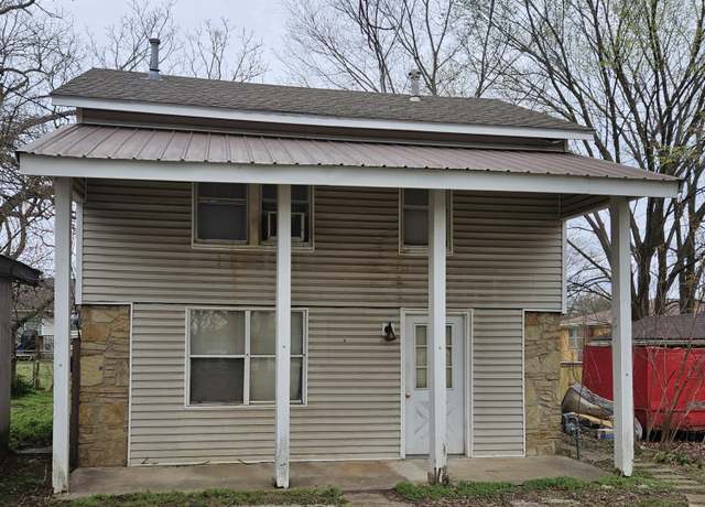 Property at 906 Randolph St, Neosho, MO 64850