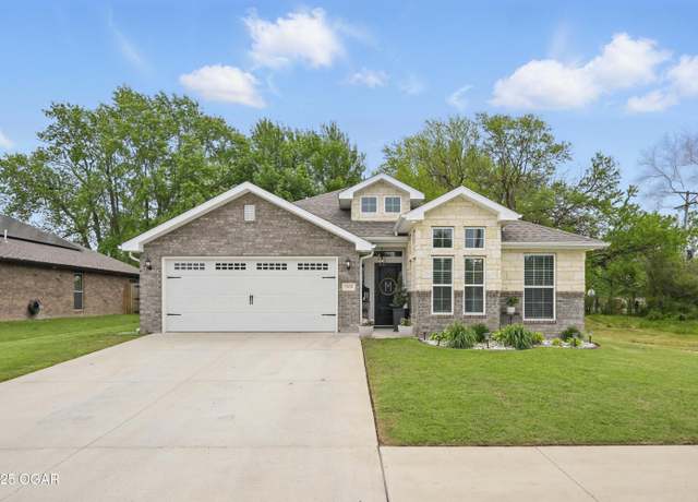 Property at 2039 Eagle Dr, Neosho, MO 64850, 3 beds, 2 baths