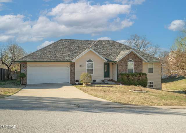 Property at 417 Ravenwood, Neosho, MO 64850, 3 beds, 2 baths
