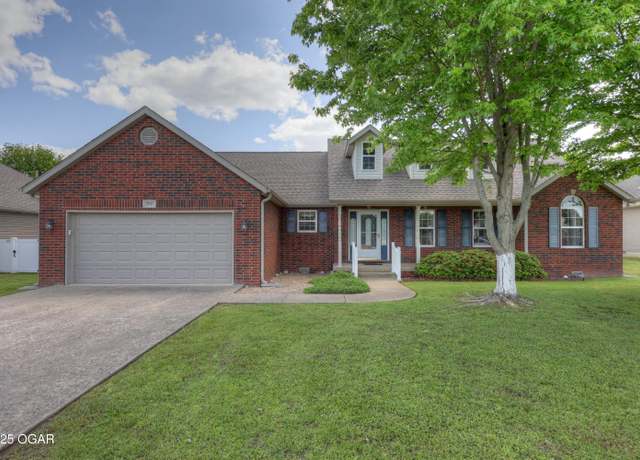 Property at 2511 S Cleveland Ave, Joplin, MO 64804, 3 beds, 2.5 baths