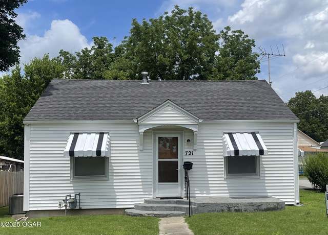 Property at 721 W Chestnut St, Carthage, MO 64836, 2 beds, 1.5 baths