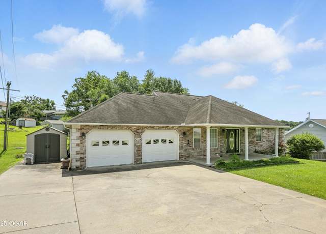Property at 1225 Skyline Dr, Neosho, MO 64850, 3 beds, 2.5 baths