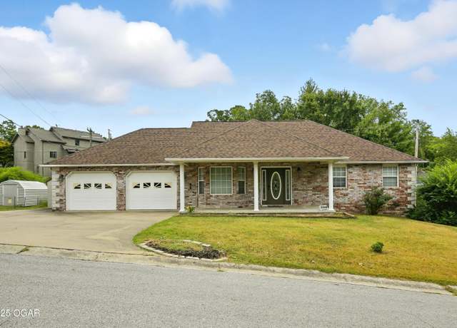 Property at 1225 Skyline Dr, Neosho, MO 64850, 3 beds, 2.5 baths