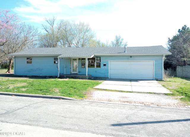 Property at 1408 Central St, Joplin, MO 64801, 3 beds, 1.5 baths