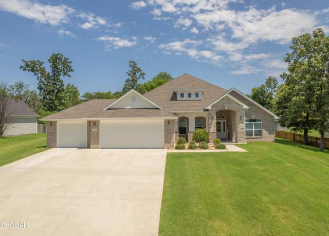 Property at 3427 Sunset Dr, Joplin, MO 64804, 5 beds, 3 baths