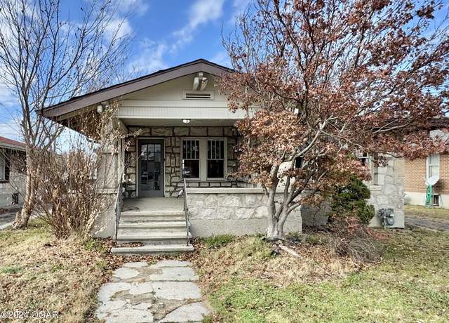 Property at 2922 S Main St, Joplin, MO 64804, 3 beds, 2 baths