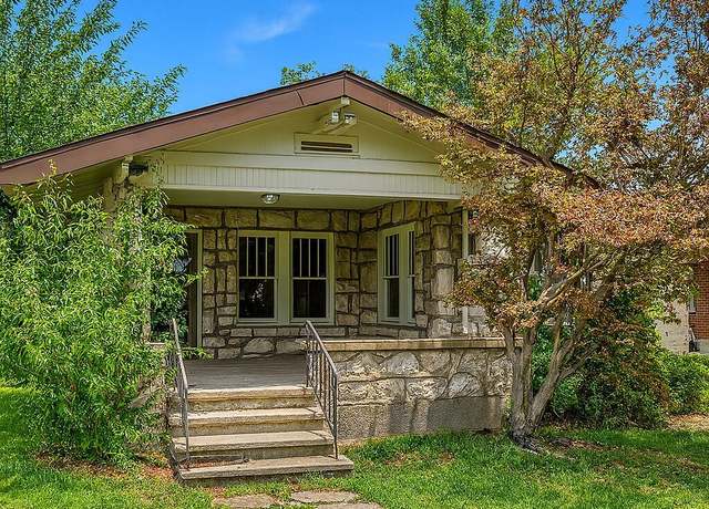 Property at 2922 S Main St, Joplin, MO 64804, 3 beds, 2 baths