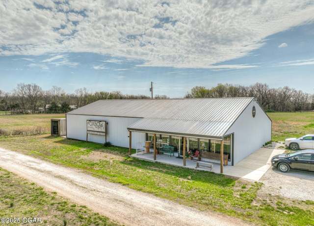 Property at 8637 Oxbow Ln, Neosho, MO 64850, 1 bed, 1 bath