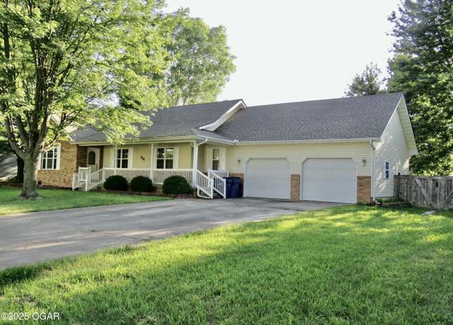 Property at 306 Elliott Dr, Carl Junction, MO 64834, 3 beds, 2 baths