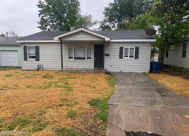Property at 1414 W 5th St, Joplin, MO 64801, 4 beds, 1 bath