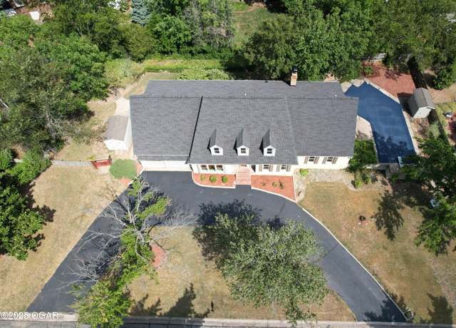 Property at 1317 Sheridan Dr, Joplin, MO 64801, 5 beds, 4.5 baths