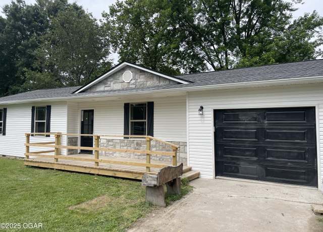 Property at 1506 6th St, Monett, MO 65708, 3 beds, 2 baths