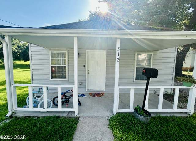 Property at 312 N Mineral Ave, Joplin, MO 64801, 2 beds, 1 bath
