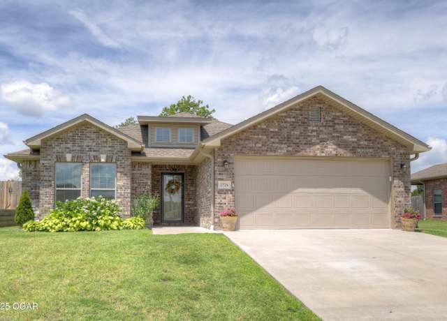 Property at 2726 S Lois Ln, Joplin, MO 64804, 3 beds, 2 baths