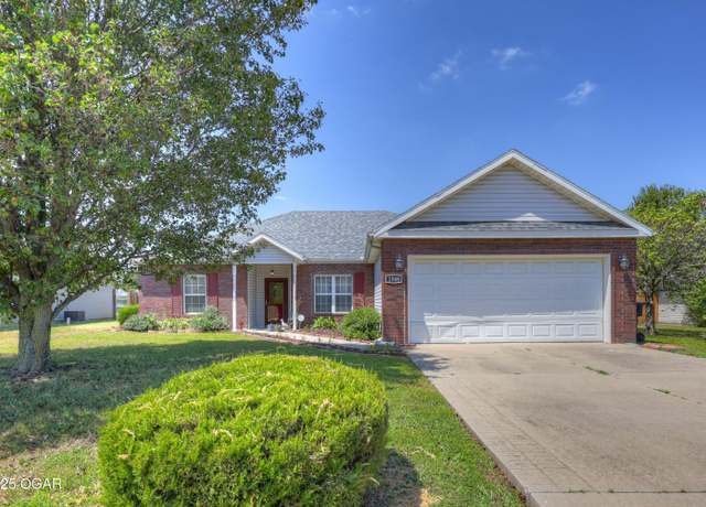 Property at 1508 Brewster Ln, Webb City, MO 64870, 3 beds, 2 baths