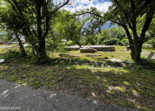 Property at 1041 Cleveland Ave #12, Baxter Springs, KS 66713