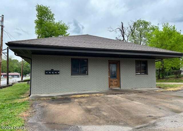 Property at 522 W Brook St, Neosho, MO 64850