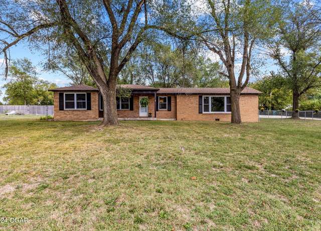 Property at 1521 N Central Ave, Monett, MO 65708, 3 beds, 2 baths