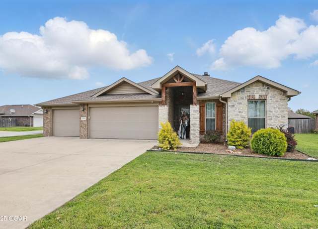 Property at 1201 W Par Cir, Neosho, MO 64850, 3 beds, 2 baths