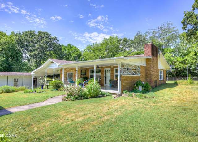 Property at 1061 Burr Crossing Rd, Neosho, MO 64850, 2 beds, 1 bath